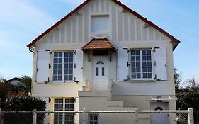 Villa Des Sables Avec 1 Studio Pour 2 Personnes Pouvant Etre Complete Par Une Chambre Avec Sa Salle De Bain Et Wc Si 4 Personnes